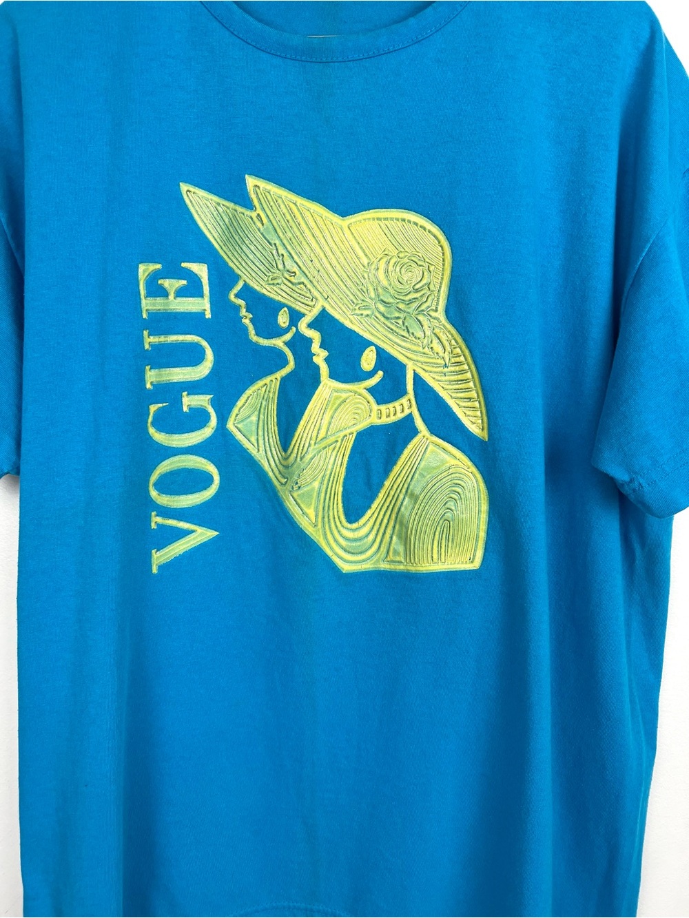 Vintage 80’s 90’s Vogue Graphic Tee - Picture 5 of 11